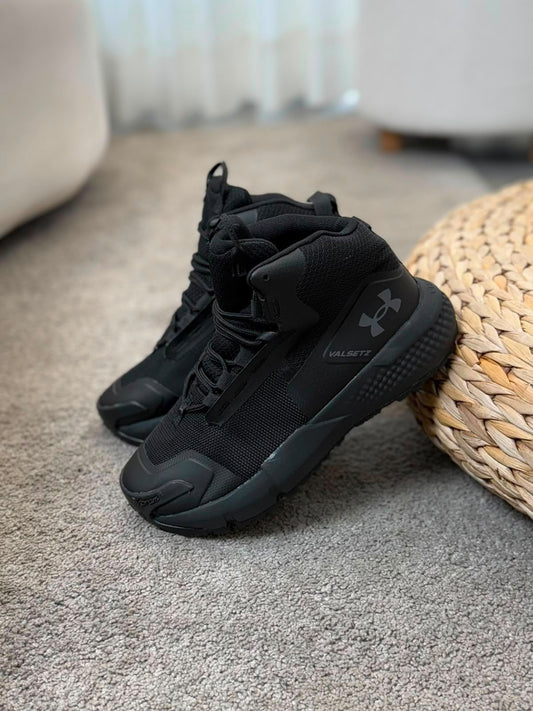 BOTA  UNDER MICRO G