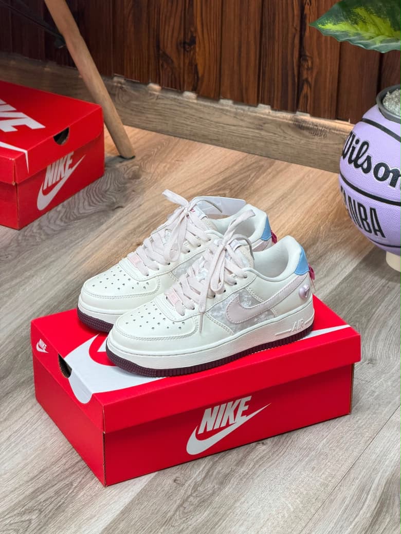 NIKE AF1